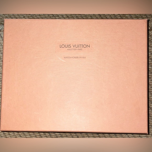 Louis Vuitton Box w/ Lid (the old style) - Picture 1 of 2